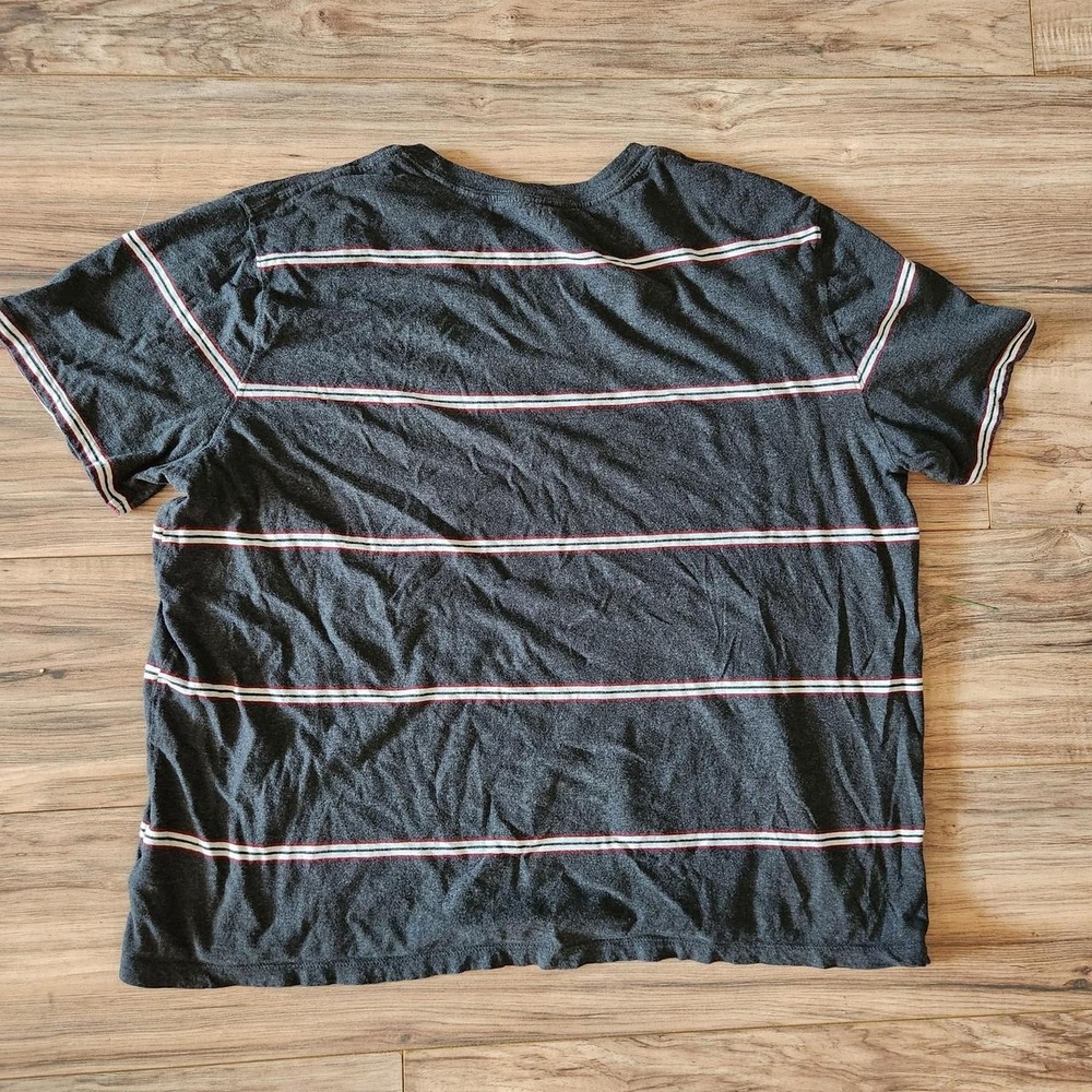 Old Navy soft-washed short sleeve T-shirt - Picture 3 of 3